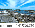 A spectacular view of Ojaura Coast, with its clear blue sky and dramatic rock formations (Nachikatsuura Town, Wakayama Prefecture). 141530839