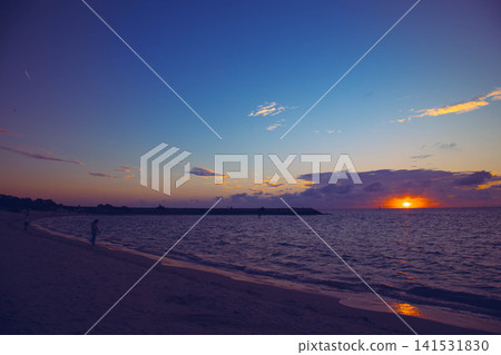 在海上日落 在海上日落 141531830