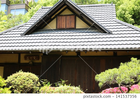 Kannosho, a tea house located in the Okuma Garden Kannosho, a tea house located in the Okuma Garden 141537356