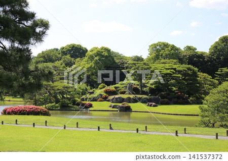 六義園位於東京文京區。 六義園位於東京文京區。 141537372