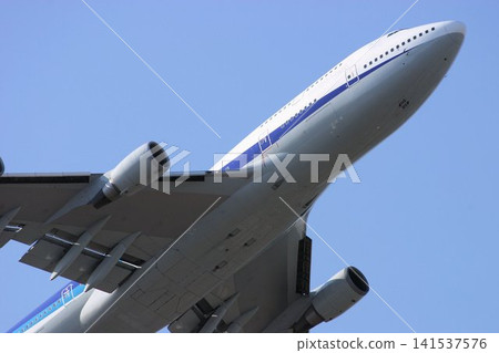 The moment the B747 (Jumbo Jet) took off and began to climb The moment the B747 (Jumbo Jet) took off and began to climb 141537576