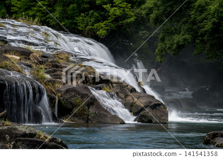 A spectacular view of Yokotaki, which has abundant water flowing downstream of the Kikuchi Gorge 141541358