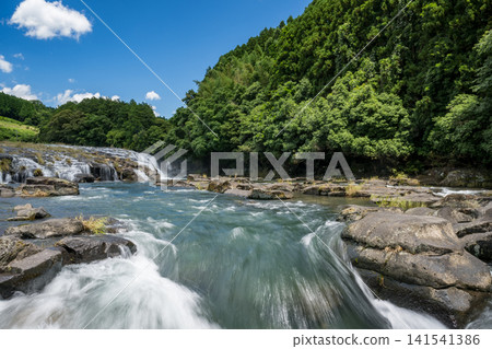 A spectacular view of Yokotaki, which has abundant water flowing downstream of the Kikuchi Gorge A spectacular view of Yokotaki, which has abundant water flowing downstream of the Kikuchi Gorge 141541386