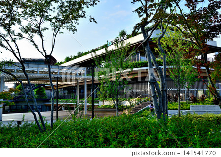 代代木公園,一個在藍天映襯下熠熠生輝的新景點:代代木公園 BE STAGE 代代木公園,一個在藍天映襯下熠熠生輝的新景點:代代木公園 BE STAGE 141541770
