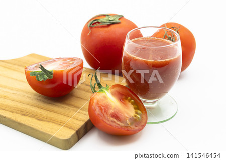 Fresh tomato juice 141546454