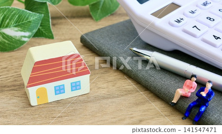 Buying a Home and Financial Planning as a Couple Buying a Home and Financial Planning as a Couple 141547471
