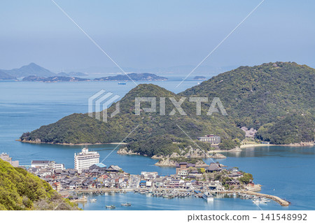 廣島縣福山市，天氣晴朗的鞆之浦市 141548992