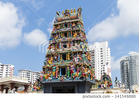 Building view of the Sri Mariamman Temple in Chinatown, Singapore. Built in 1827, it's the oldest Hindu temple in Singapore. Building view of the Sri Mariamman Temple in Chinatown, Singapore. Built in 1827, it's the oldest Hindu temple in Singapore. 141549880