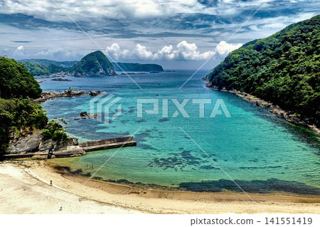 Aerial photograph capturing the cove and pier of Nabetahama in Shimoda City, Shizuoka Prefecture. Aerial photograph capturing the cove and pier of Nabetahama in Shimoda City, Shizuoka Prefecture. 141551419