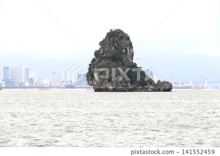 Ha Long Bay, Vietnam's most scenic spot Ha Long Bay, Vietnam's most scenic spot 141552459