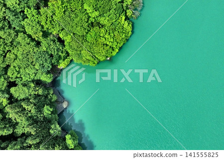 An aerial photograph showing the lakeshore of Ikawa, Shizuoka City, Shizuoka Prefecture, directly above. An aerial photograph showing the lakeshore of Ikawa, Shizuoka City, Shizuoka Prefecture, directly above. 141555825