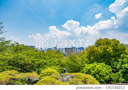 從滋賀縣大津市三井寺（長良山圓成寺）內眺望大津市 141556013