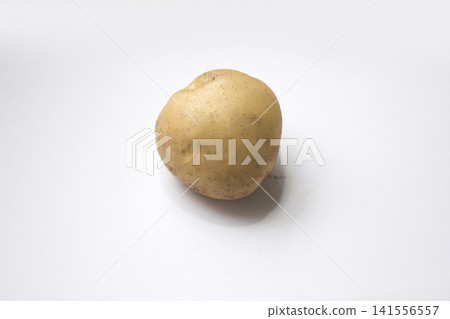 White background with brown potato. White background with brown potato. 141556557