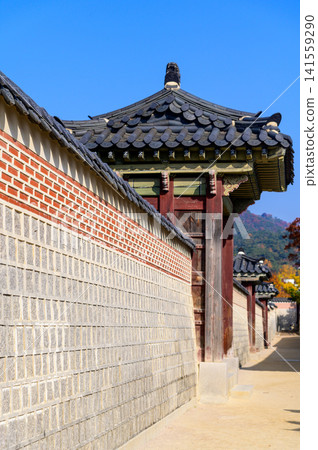The beautiful scenery of Gyeongbokgung Palace in Seoul The beautiful scenery of Gyeongbokgung Palace in Seoul 141559290