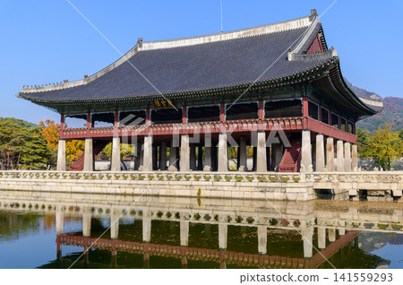 The beautiful scenery of Gyeongbokgung Palace in Seoul The beautiful scenery of Gyeongbokgung Palace in Seoul 141559293