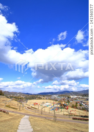 清爽的天空和龍王山綜合公園(東廣島市) 清爽的天空和龍王山綜合公園(東廣島市) 141560577