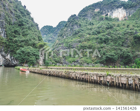 Stunning river views in Ninh Binh, Vietnam Stunning river views in Ninh Binh, Vietnam 141561426