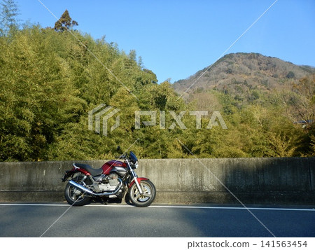 A leisurely ride on my motorcycle early in the morning A leisurely ride on my motorcycle early in the morning 141563454