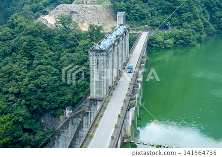 Sakuma Dam and Prefectural Road No. 1 that runs alongside it Sakuma Dam and Prefectural Road No. 1 that runs alongside it 141564735