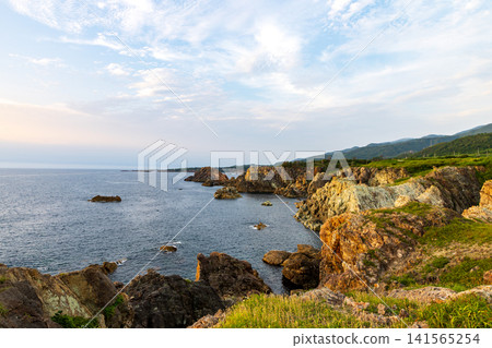 A summer evening view of the sea in Sado (from Ogawa, Sado City, towards Tassha). 141565254
