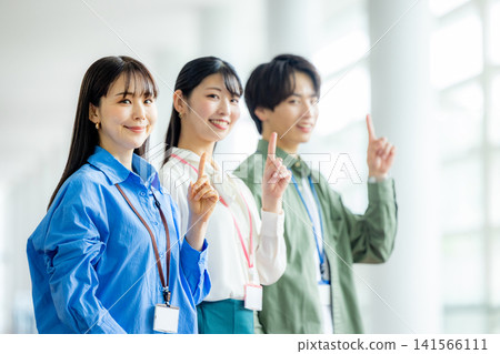 Male and female business people Male and female business people 141566111