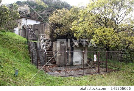 Retro Wakayama: Shin-Wakayamaura Water Distribution Reservoir near the summit of Mt. Takatsuko, Wakayama City Retro Wakayama: Shin-Wakayamaura Water Distribution Reservoir near the summit of Mt. Takatsuko, Wakayama City 141566666