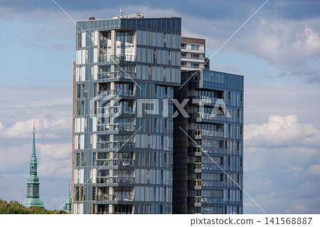 Hamburg city and the elbe river in Germany Hamburg city and the elbe river in Germany 141568887