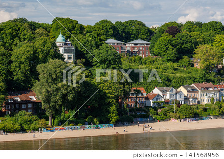 hamburg city and the elbe river hamburg city and the elbe river 141568956