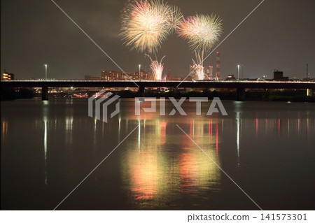 The Kano River Fireworks Festival reflected on the surface of the Kano River The Kano River Fireworks Festival reflected on the surface of the Kano River 141573301