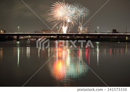 The Kano River Fireworks Festival reflected on the surface of the Kano River The Kano River Fireworks Festival reflected on the surface of the Kano River 141573330