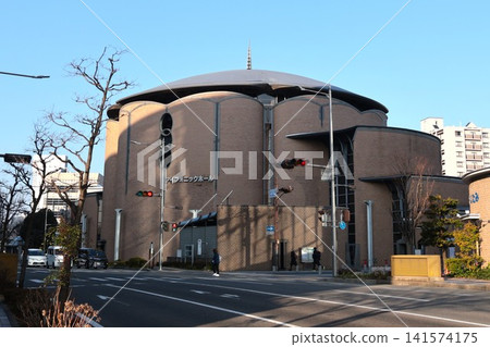 兵庫縣伊丹市伊丹音音音樂廳大樓外觀 兵庫縣伊丹市伊丹音音音樂廳大樓外觀 141574175