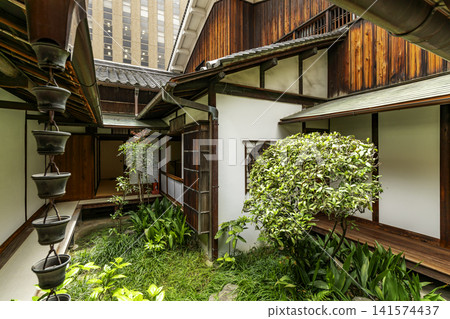 Osaka, Kitahama, Tekijuku, Former Residence of Ogata Koan, Courtyard, Osaka City, Osaka Prefecture Osaka, Kitahama, Tekijuku, Former Residence of Ogata Koan, Courtyard, Osaka City, Osaka Prefecture 141574437