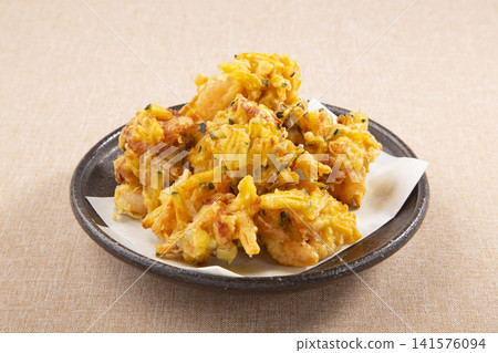 Deep-fried shrimp and vegetable snacks Deep-fried shrimp and vegetable snacks 141576094