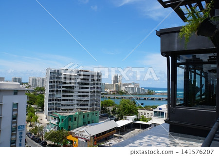 從波多黎各聖胡安市眺望加勒比海的景色。 從波多黎各聖胡安市眺望加勒比海的景色。 141576207