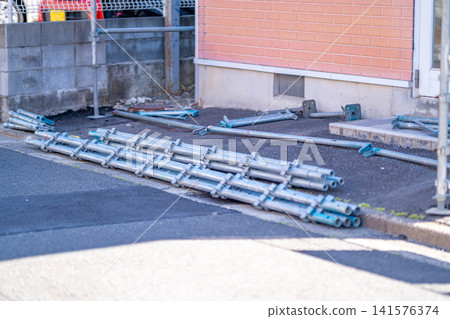 Construction site: Scaffolding delivery 141576374