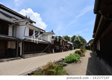 The townscape of Unno-juku on the Hokkoku Kaido road, with its distinctive udatsu (firewalls) (Hon-unno, Tomi City, Nagano Prefecture) The townscape of Unno-juku on the Hokkoku Kaido road, with its distinctive udatsu (firewalls) (Hon-unno, Tomi City, Nagano Prefecture) 141577197