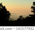 Kumotori Sanso, a mountain lodge near the summit of Mt. Kumotori in Chichibu City, Saitama Prefecture, offers meals and accommodation, as well as a campsite in the forest. 141577932