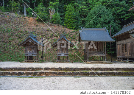 島根縣上武神社及其附屬神社:木月神社、伊勢神社和熊野神社 島根縣上武神社及其附屬神社:木月神社、伊勢神社和熊野神社 141578302