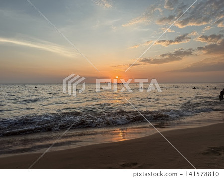 富國島的日落和海景:越南令人嘆為觀止的度假勝地風光 富國島的日落和海景:越南令人嘆為觀止的度假勝地風光 141578810