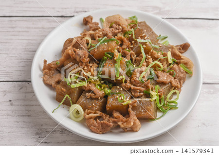 Stir-fried pork and konjac Stir-fried pork and konjac 141579341