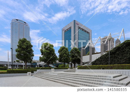 海濱幕張站附近的辦公大樓和廣場 海濱幕張站附近的辦公大樓和廣場 141580335