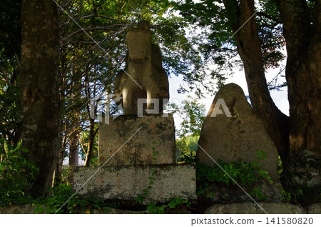 In the Atanogo and Hiwada districts of Takane-cho, Takayama City, autumn is arriving and preparations for winter are underway. In the Atanogo and Hiwada districts of Takane-cho, Takayama City, autumn is arriving and preparations for winter are underway. 141580820