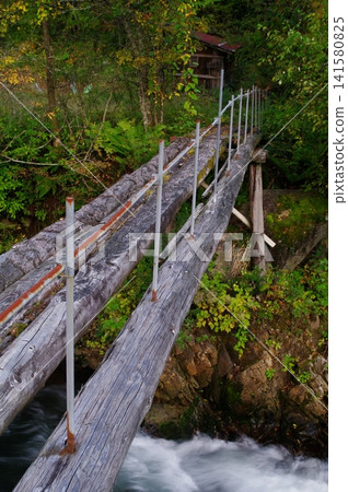 In the Atanogo and Hiwada districts of Takane-cho, Takayama City, autumn is arriving and preparations for winter are underway. In the Atanogo and Hiwada districts of Takane-cho, Takayama City, autumn is arriving and preparations for winter are underway. 141580825