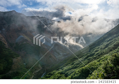 上富良野山的健行風景 上富良野山的健行風景 141583415