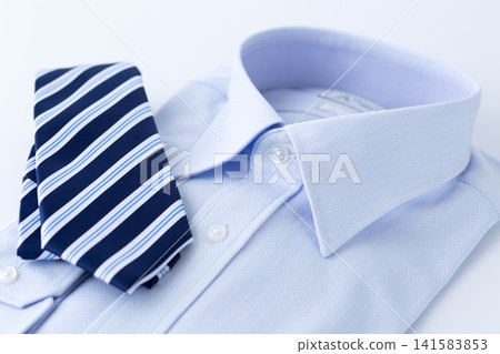 藍色軍團領帶與禮服襯衫 藍色軍團領帶與禮服襯衫 141583853