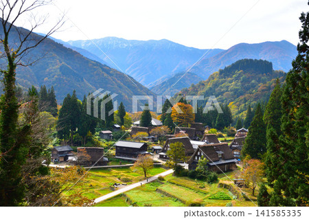 秋天的五簇山相倉合掌村 秋天的五簇山相倉合掌村 141585335