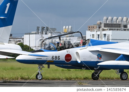 【靜岡】藍色衝擊波特技飛行表演隊來到了濱松空軍基地的航空公園。太酷了! 【靜岡】藍色衝擊波特技飛行表演隊來到了濱松空軍基地的航空公園。太酷了! 141585674