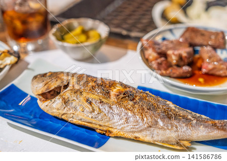 【#烹飪】一道以香氣四溢的烤魚為特色的日式料理。 【#烹飪】一道以香氣四溢的烤魚為特色的日式料理。 141586786