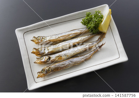 Grilled shishamo fish with roe (shishamo) Grilled shishamo fish with roe (shishamo) 141587756