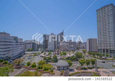 The bus terminal at the north exit of Hamamatsu Station and the cluster of high-rise buildings in front of the station [Sunayama-cho, Chuo-ku, Hamamatsu City, Shizuoka Prefecture] 141589522